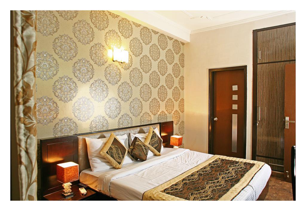 Evergreen 2Bhk Service Apartment Vasant Kunj Fortis Ilbs Nuova Delhi Esterno foto